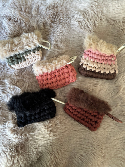 Pochettes Airpods en fourrure 🐻‍❄️