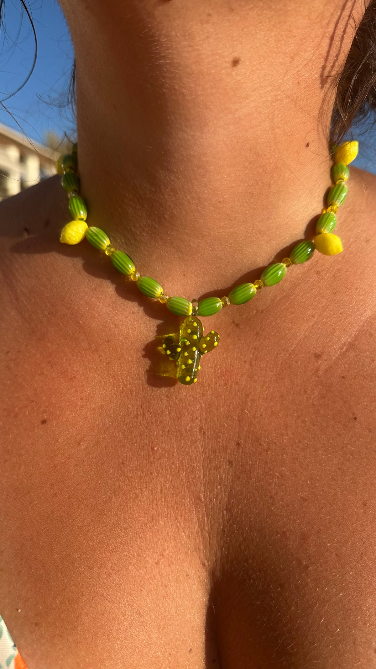 Collier La Piquante en crochet fait main - Machja Perla (vue de détail)